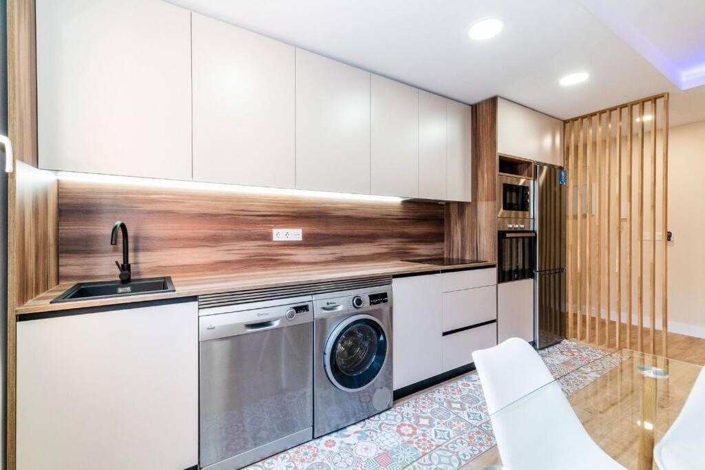 Modern Apartment Close To The City Center And Alhambra Granada Exterior photo
