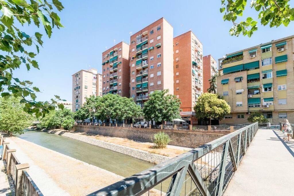 Modern Apartment Close To The City Center And Alhambra Granada Exterior photo