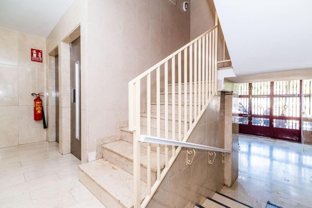 Modern Apartment Close To The City Center And Alhambra Granada Exterior photo